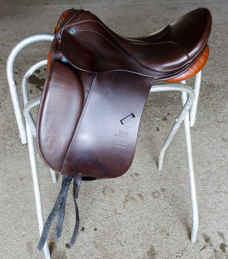 pic of Stubben Dressage Saddle right