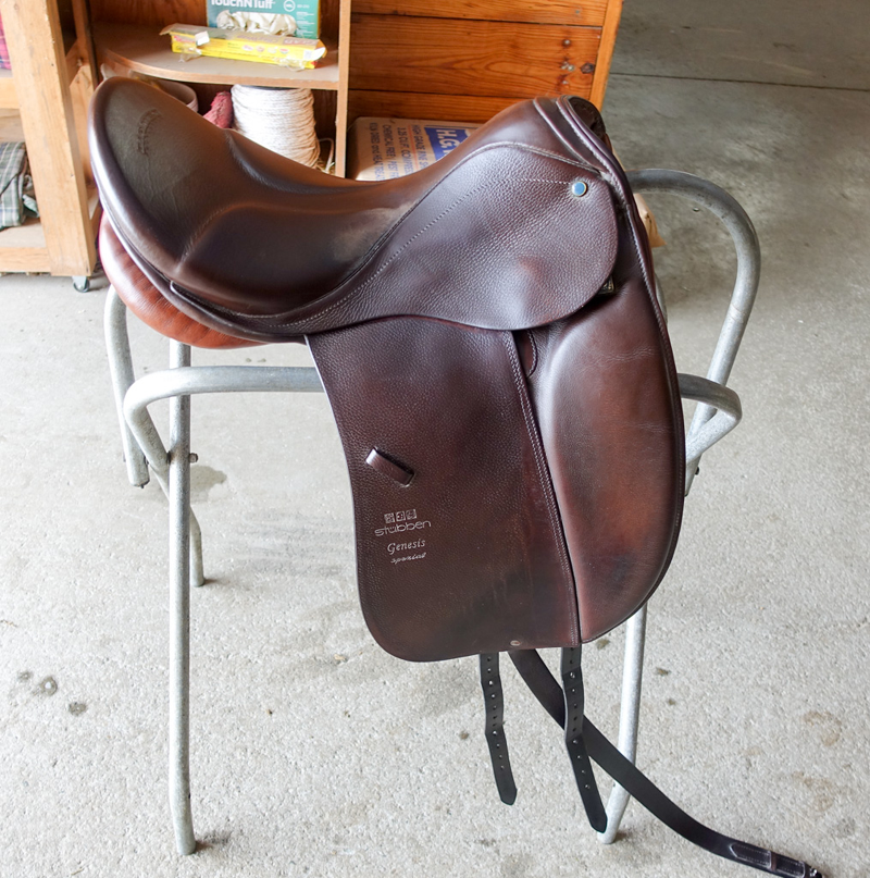pic of Stubben Dressage Saddle left